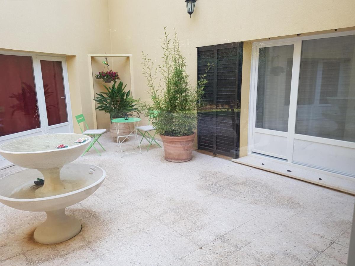 Le Patio Apartment Sarrians Exterior photo